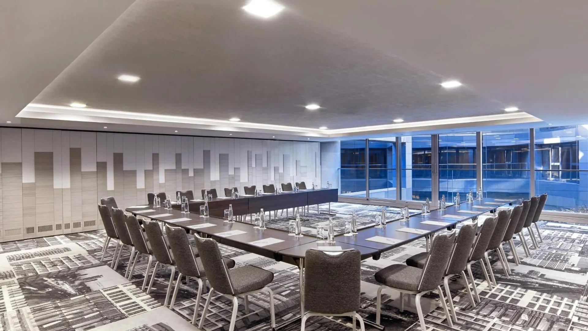 Le Meridien Istanbul Etiler 5*,