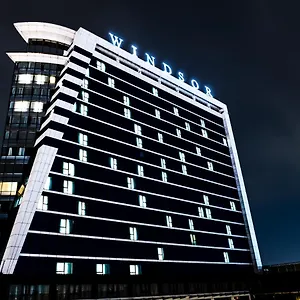 Windsor & Convention Center Hotell